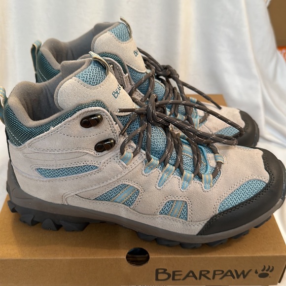 BEARPAW® Ridgewood Suede Mid Hiker Boot with NeverWet™ Technology - Picture 5 of 8